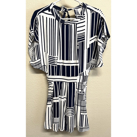 C/MEO Collective Night Air Playsuit Shorts Romper Size XS Navy Cream - Picture 2 of 12